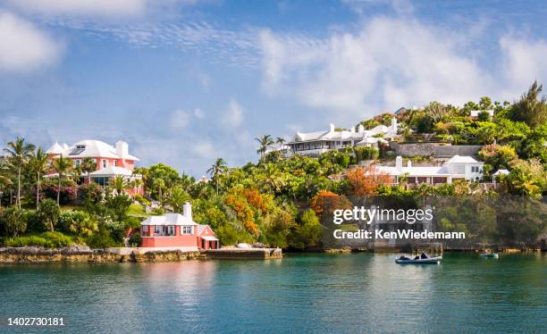 bermuda bayside häuser - bermudainseln stock-fotos und bilder