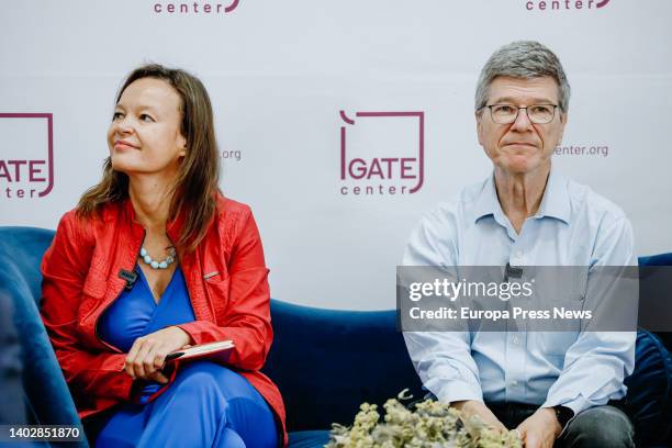 The president of the Spanish Network for Sustainable Development , Leire Pajin, and the UN advisor for the Sustainable Development Goals , Jeffrey...