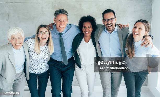 multi étnica equipo de negocios - business team portrait fotografías e imágenes de stock