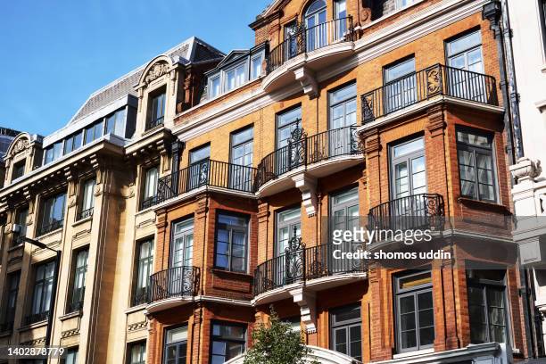 luxury townhouses in london marylebone district - central london stock pictures, royalty-free photos & images