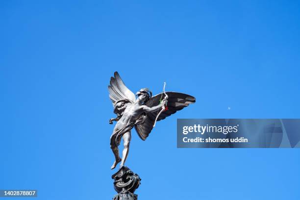 piccadilly circus - eros - amor stockfoto's en -beelden