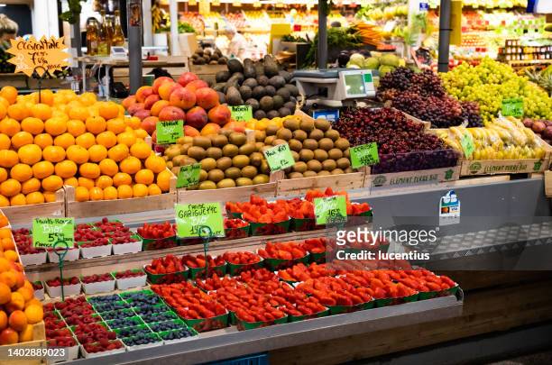 farmers market, nancy, france - nancy green stockfoto's en -beelden