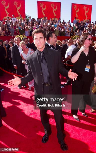 Dylan McDermott arrives at the 52nd Emmy Awards Show at the Shrine Auditorium, September 10, 2000 in Los Angeles, California.