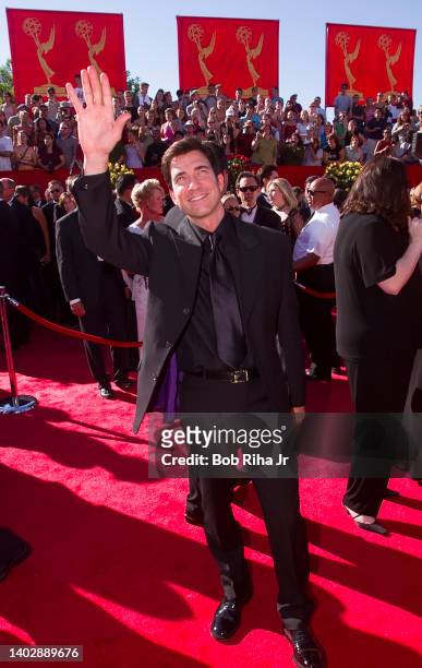 Dylan McDermott arrives at the 52nd Emmy Awards Show at the Shrine Auditorium, September 10, 2000 in Los Angeles, California.