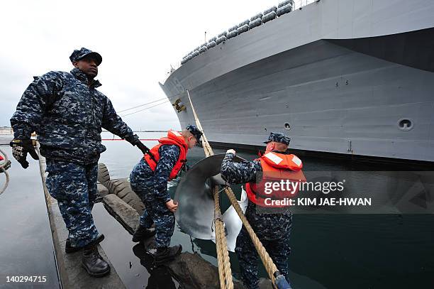 Blue Rope Military 72 Uss Blue Ridge Lcc 19 Stock Photos, High-Res Pictures, and Images ...