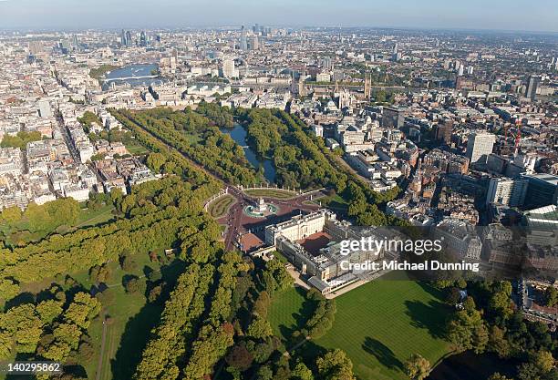 buckingham palace, london , aerial - realeza britânica - fotografias e filmes do acervo
