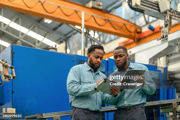 Plastic Injection Engineer 71 Plastic Injection Moulding Machine Stock Photos, High-Res Pictures ...