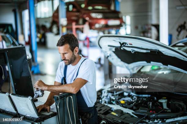 car diagnostics in a repair shop! - garage bildbanksfoton och bilder