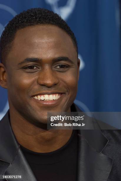 Wayne Brady backstage at the 52nd Emmy Awards Show at the Shrine Auditorium, September 10, 2000 in Los Angeles, California.