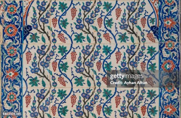 Innik Tile 759 Iznik Tile Stock Photos, High-Res Pictures, and Images - Getty Images