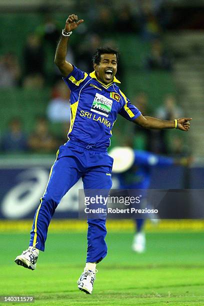 Nuwan Kulasekara of Sri Lanka celebrates after Sri Lanka wins during the One Day International match between Australia and Sri Lanka at Melbourne...