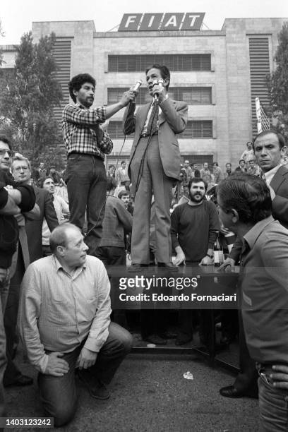 Enrico Berlinguer, General Secretary of the Italian Communist Parti , talks to the workers in front of the FIAT. September 25, 1980.