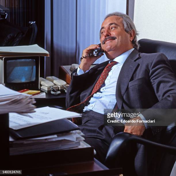 Giovanni Falcone, italian magistrate, in his office at the Ministry of Justice. May 15, 1991. Together with Paolo Borsellino, he was one of the most...
