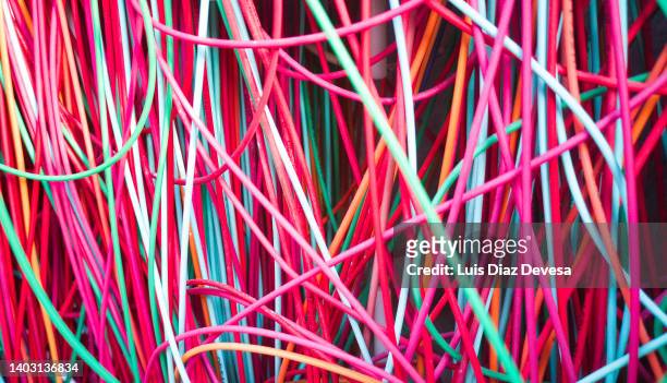 fibre optic network cables - computer cable fotografías e imágenes de stock