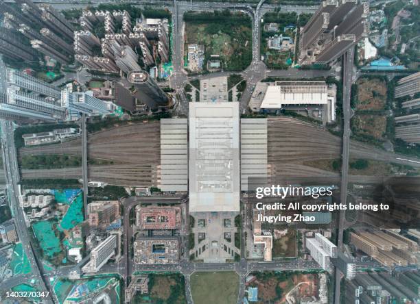 aerial photography of railway station with dense railway tracks - 成都 stockfoto's en -beelden