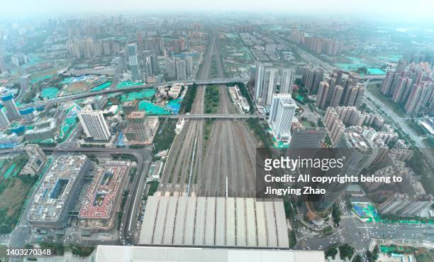 aerial photography of railway station with dense railway tracks - 成都 fotografías e imágenes de stock