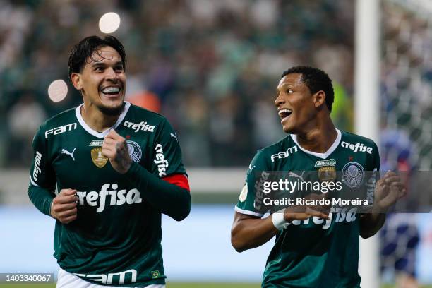 Gustavo Gomez of Palmeiras celebrates with teammate Danilo after scoring the fourth goal of his team during the match between Palmeiras and Atletico...