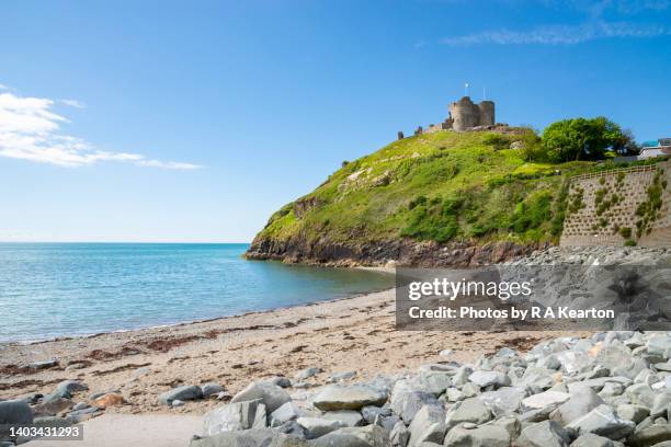 criccieth castle, lleyn peninsula, north wales - wales burg stock-fotos und bilder