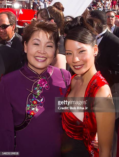 Lucy Liu and her mother Cecilia Liu arrive at the 52nd Emmy Awards Show at the Shrine Auditorium, September 12, 1999 in Los Angeles, California.