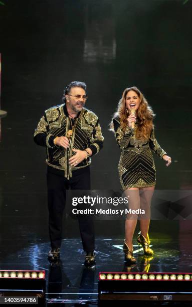 Singers Mijares and Lucero perform during a concert as part of the "Hasta que se nos hizo" tour at Auditorio Nacional on June 17, 2022 in Mexico...