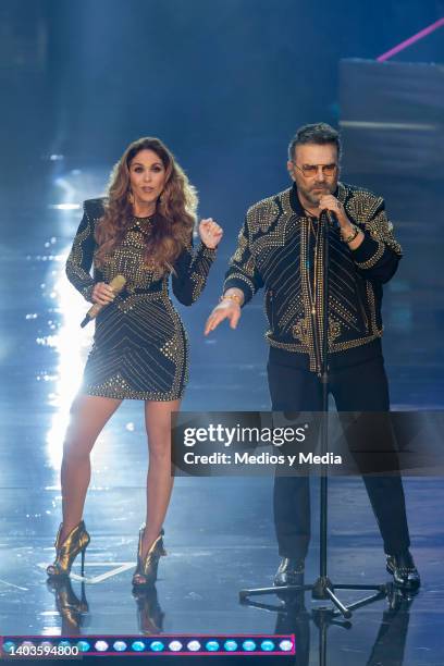 Singers Lucero and Mijares perform during a concert as part of the "Hasta que se nos hizo" tour at Auditorio Nacional on June 17, 2022 in Mexico...