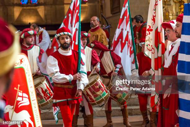 festival balestro del girifalco, massa marittima, tuscany, italy - crossbow ストックフォトと画像