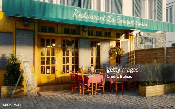 kleines café im freien - fassade außen stock-fotos und bilder