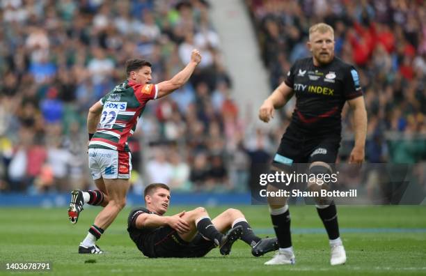 Freddie Burns of Leicester Tigers scores a drop goal to seal victory for Leicester Tigers in the Gallagher Premiership Rugby Final match between...