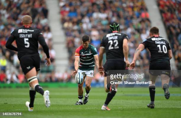 Freddie Burns of Leicester Tigers scores a drop goal to seal victory for Leicester Tigers in the Gallagher Premiership Rugby Final match between...