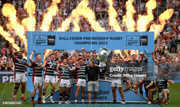 Tom Youngs and Ellis Genge of Leicester Tigers, lift the Gallagher Premiership Trophy after the final whistle of the Gallagher Premiership Rugby...