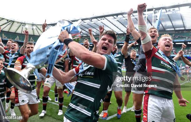 Freddie Burns of Leicester Tigers celebrates with team mates after their victory during the Gallagher Premiership Rugby Final match between Leicester...