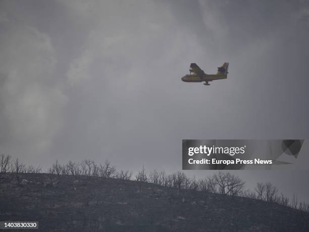 Seaplane speaks in the extinguishing of a fire in the region of Tafalla, on June 18 in Ujue, Pamplona, Navarra, Spain. This is one of the fires that...