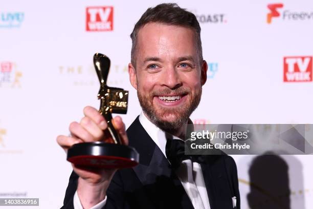 Hamish Blake poses with the 2022 Gold Logie at the 62nd TV Week Logie Awards on June 19, 2022 in Gold Coast, Australia.