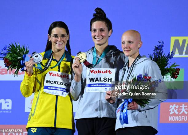 Silver medallist Kaylee McKeown of Team Australia, Gold medallist Alex Walsh of Team United States and Leah Hayes of Team United States pose for a...