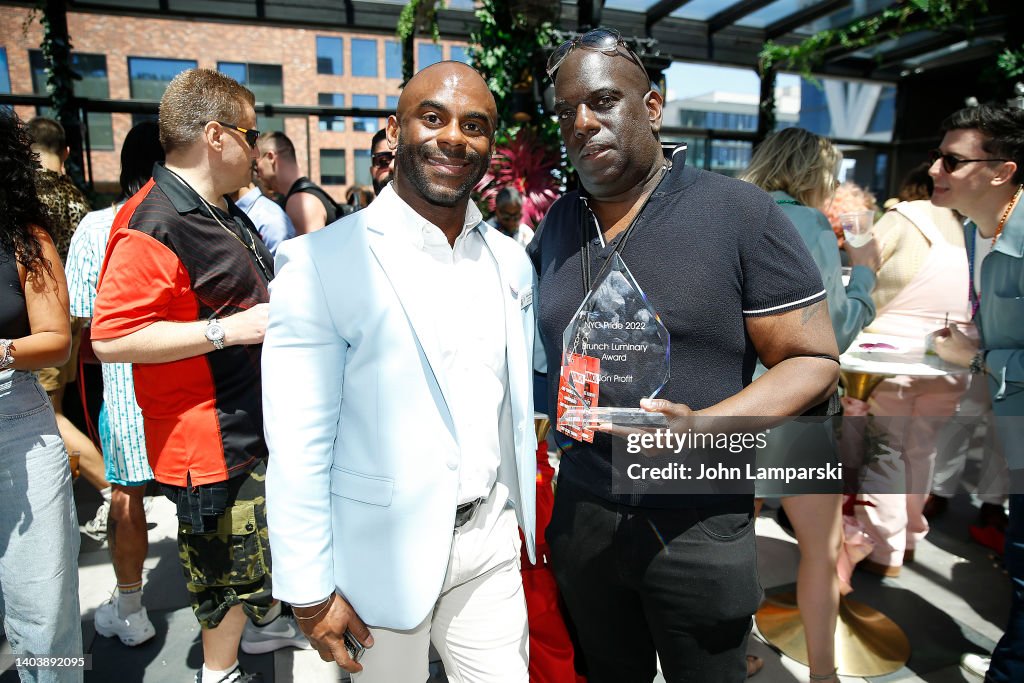 Andre Thomas poses with ward recipient Lee Soulja during The Brunch...  Photo d'actualité - Getty Images
