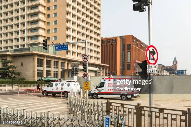 the intersection of wangfujing street, beijing - spartan cruiser stock pictures, royalty-free photos & images
