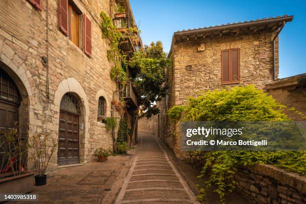 picturesque old stone house village in italy - stone house fotografías e imágenes de stock