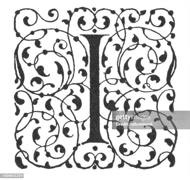 old engraved illustration of letter i, decorative ornament - lettre i photos et images de collection