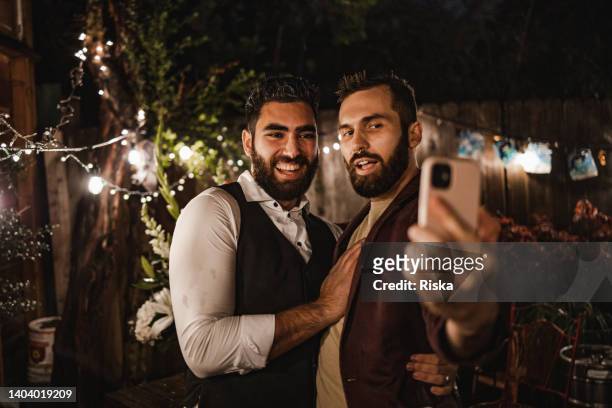 taking a selfie with my husband - first night of marriage stock pictures, royalty-free photos & images