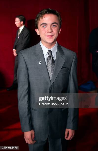 Frankie Muniz arrives at the 53rd Emmy Awards Show, November 4, 2001 in Los Angeles, California.