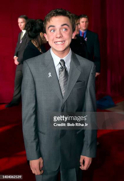 Frankie Muniz arrives at the 53rd Emmy Awards Show, November 4, 2001 in Los Angeles, California.