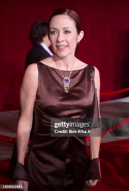 Patricia Heaton arrives at the 53rd Emmy Awards Show, November 4, 2001 in Los Angeles, California.