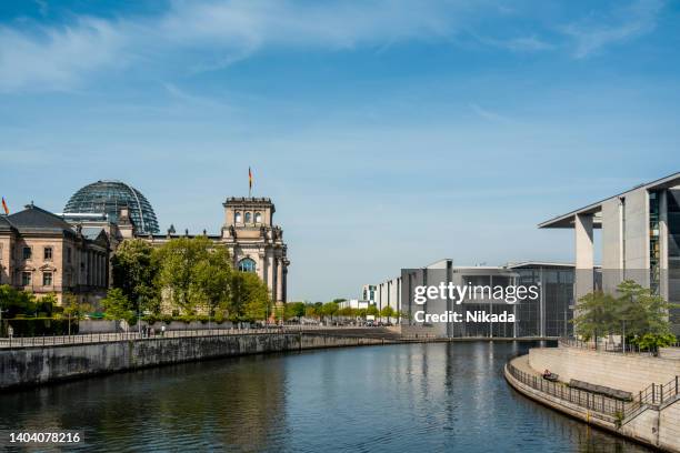 government district in berlin, germany - tiergarten stockfoto's en -beelden