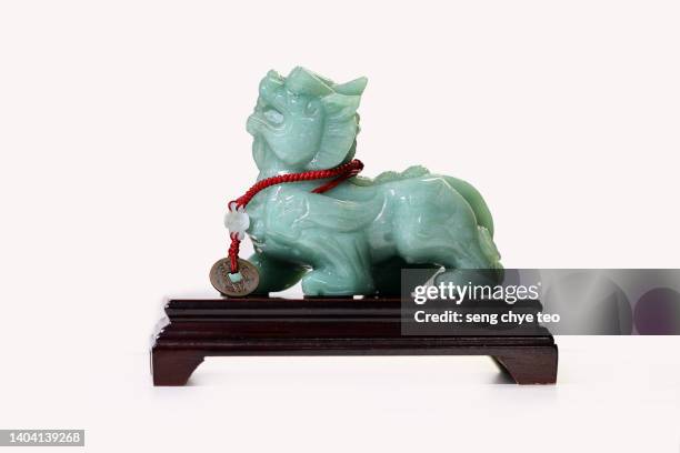 beautiful oriental precious carved jade - jadegrön bildbanksfoton och bilder