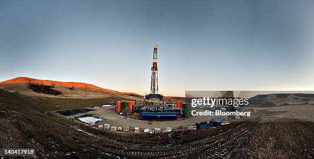 Neighbors Rigs 23 Nabors Industries Inc Photos & High Res Pictures - Getty Images