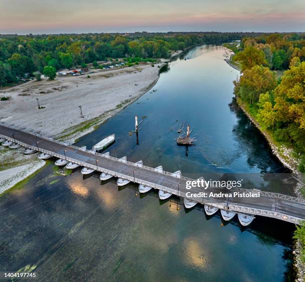 ticino river natural parkland, lombardy, italy - tocino stock-fotos und bilder