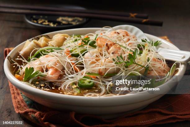 vietnamese rice noodle soup with  shrimp - rice vermicelli stock pictures, royalty-free photos & images