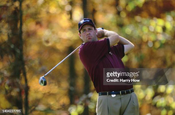 Stewart Cink of the United States Team drives off the tee during the 4th Presidents Cup golf tournament on 22nd October 2000 at the Robert Trent...