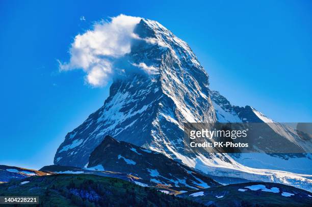 matterhorn in zermatt, valais canton, switzerland - monte cervino stockfoto's en -beelden