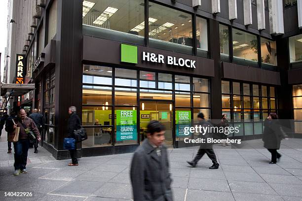 H R Block Services Hr Block Office Photos and Premium High Res Pictures - Getty Images